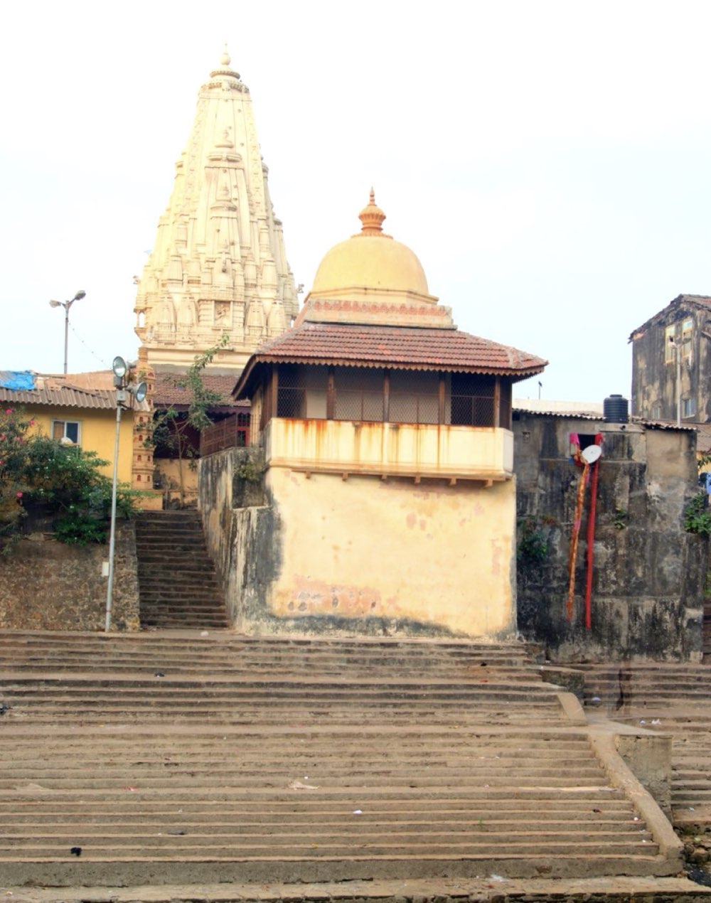 Walkeshwar Temple Mumbai darshan — walkeshwar mumbai and banganga tank visit on mumbai temple tour